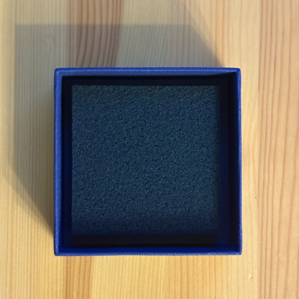 Swarovski Royal Blue Box with Storage Holder inside - Picture 3 of 5
